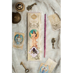 Tarot Ángeles es una línea de sahumerios que fusiona aroma y guía espiritual. Cada caja incluye dos cartas troqueladas de Ángel