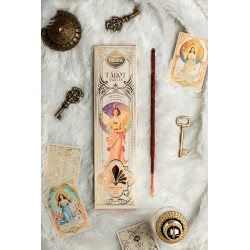 Tarot Ángeles es una línea de sahumerios que fusiona aroma y guía espiritual. Cada caja incluye dos cartas troqueladas de Ángel