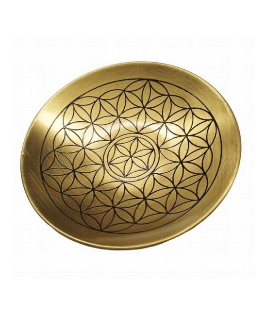 Plato hondo dorado de latón con simbolo grabado Flor de la vida.

Medida: 15 cm diámetro.