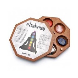 Set con los minerales de los 7 chakras presentados en exclusiva caja de madera y tarjetón explicativo.

Chakra significa "rue