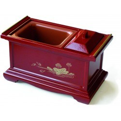 Incensario y contenedor de incienso en laca roja usado en ofrendas y ceremonias.
Made in : Japan
Medidas : 18 cm x 10 cm x 9.