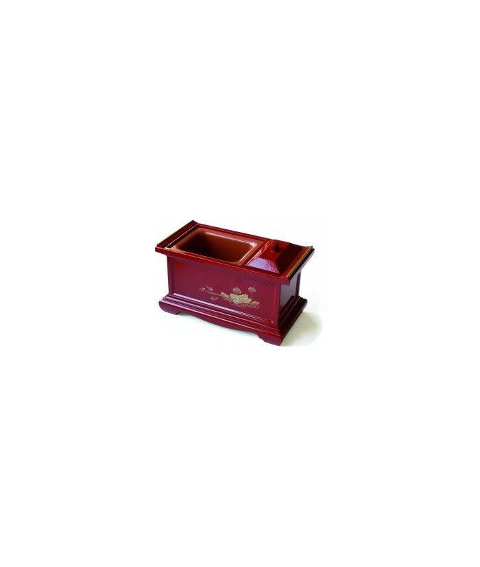 Incensario y contenedor de incienso en laca roja usado en ofrendas y ceremonias.
Made in : Japan
Medidas : 18 cm x 10 cm x 9.