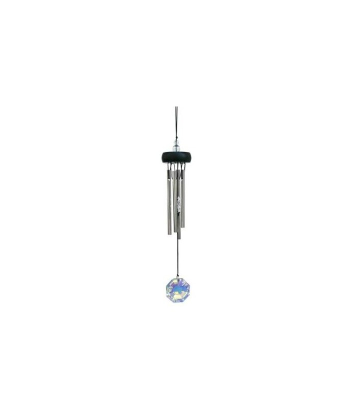 Según el Feng Shui, los cristales son usados para atraer a la casa buenas energías. El cristal facetado de la veleta hace que e